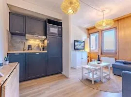 Charming Méribel Ski-In Flat with Balcony and Mountain Views