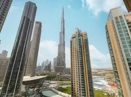 Act 1 Act 2 Towers, Luxury 4BR, Full Burj Khalifa View Balcony, Pool, Gym