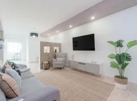 Central Apartment by Ocvillas