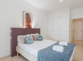 Central Apartment by Ocvillas