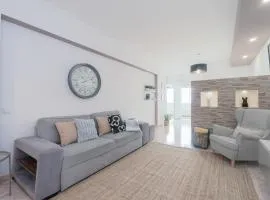 Central Apartment by Ocvillas