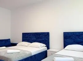 Kiki Hotel 2