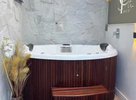 Up Hotel Boutique