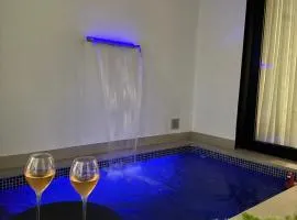 Casa Rural con piscina privada en casco urbano de Náquera Botigueta 25