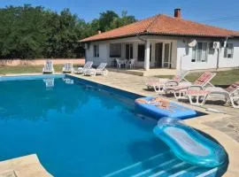 House with pool near Balchik