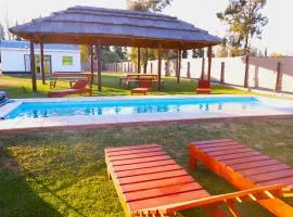Cabañas Willy Azul con pileta climatizada y parque en Mendoza