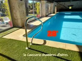 La Causserie, Chambre d'Hôtes avec piscine interieure, pour vous seuls !