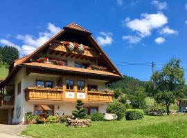 Felsenhof Simonswald, hotel v mestu Simonswald