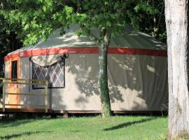 Parco Del Lago Glamping And Lodges, campground in Anguillara Sabazia