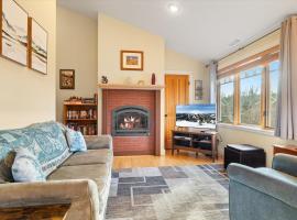 Walk to Downtown Sisters - 2BDR - Perfect Location, Hotel in Sisters