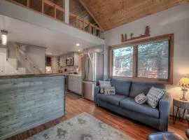 Perfect Getaway Cabin with Nearby Hike&Bike Trails