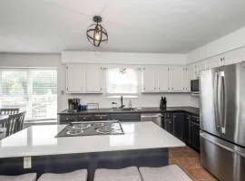 Lark Meadow Retreat Sleeps 10