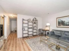 Arkstone Retreat 1 - Chic Downtown Escape