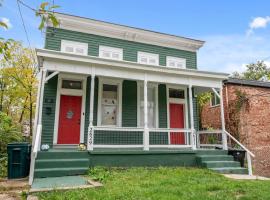 Stylish Modern Gem in the HIlls, hotel em Cincinnati