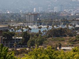 Overlooking Marina del Rey sailboats, is Green Ginger Playa Del Rey on the bluff,、ロサンゼルスのホテル