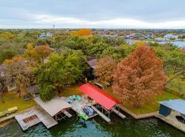 Lake LBJ Waterfront Family-Friendly Retreat
