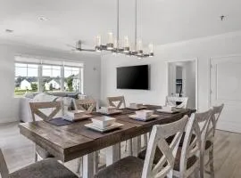 Grande at Canal Pointe - A Coastal Getaway