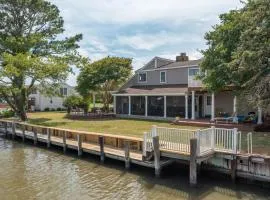 Bayfront to Beach Beauty - Access to bay