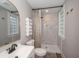 LUXE Spot 2