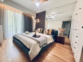 Modern Athenian Riviera Apartment