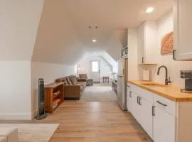 Scarlet Ridge Retreat - Near Wineries & DT Austin