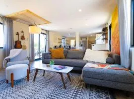 Creator Cabin - Retreat for 8