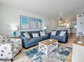 BEACHFRONT - HEATED POOL - FREE ACTIVITIES