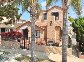 La Brisa - One Block from the Beach، فندق في لونغ بيتش