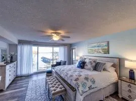Lazy L at the Lake - Chic 3 BDR Condo with Boat Slip