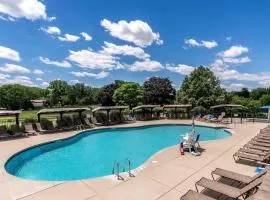 Stay in Abbey Springs 2 BDR with Resort Amenities