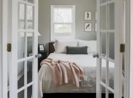 Your Cozy Lockwood Lodge Awaits Pet Friendly