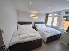 Lux flat- Sleep 5-2 min walk- Perivale Station