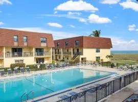 2BR Sleeps 6 Pool BBQ Steps to Beach Pier Downtown