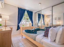 Condado Home - Private Back yard by PH, hotel in San Juan