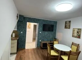 White House Apartments - Forest