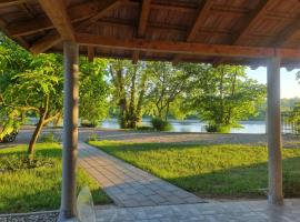 Vikendica Sejšeli na Drini, hotel v destinaci Lipnički Šor