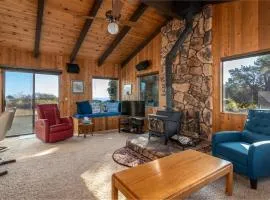 Albatross House with Ocean View Hot Tub