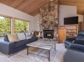 Riverview - Private Hot Tub - Sleeps 12