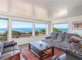 Ocean Bungalow - Tesla EV Station & Near Trails