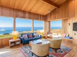 Gorgeous Sea Ranch Escape for 6 with Private Hot Tub