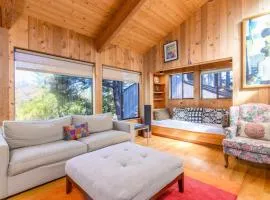 Beautiful Family Home for 6 with Hot Tub in Redwoods