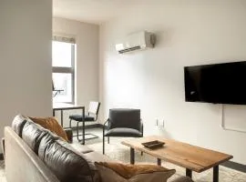 Deer District Studio Apt JC3 - One Block from Fiserv and Baird