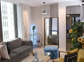 Modern 1 Bedroom at Foreshore Place Mountain Views & Walk to V&A