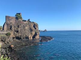 The Cliff, hotel i Aci Castello