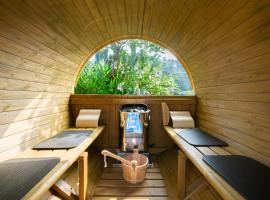 イヌサウナリゾート伊豆白浜 愛犬と焚火とバレルサウナの暖かいヴィラ, Hotel in Shimoda