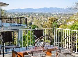 Quiet Home with Spectacular Scenic Mountain Views near Universal Studios Hollywood