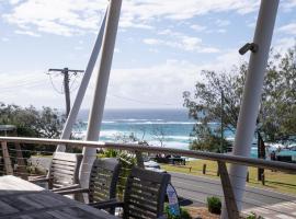 SALTWATER 1 - PENTHOUSE APARTMENT with OCEAN VIEWS, ξενοδοχείο σε Point Lookout