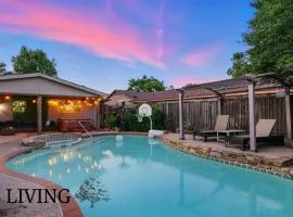 Amazing 4BR 2Bath Home w Hot Tub Pool & Game Room