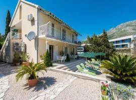 Apartments & Rooms Jokovic-Deluxe Studio Apartment with Terrace and Partial Sea View SOBA 6