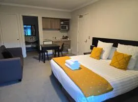 Studio 26 - One Bedroom Place with Pool